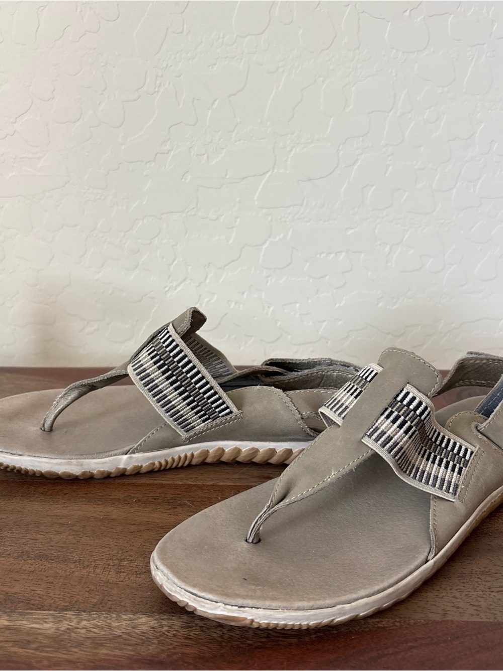 SOREL Flip Flops T-STRAP Thong Leather SANDALS Womens Size 8